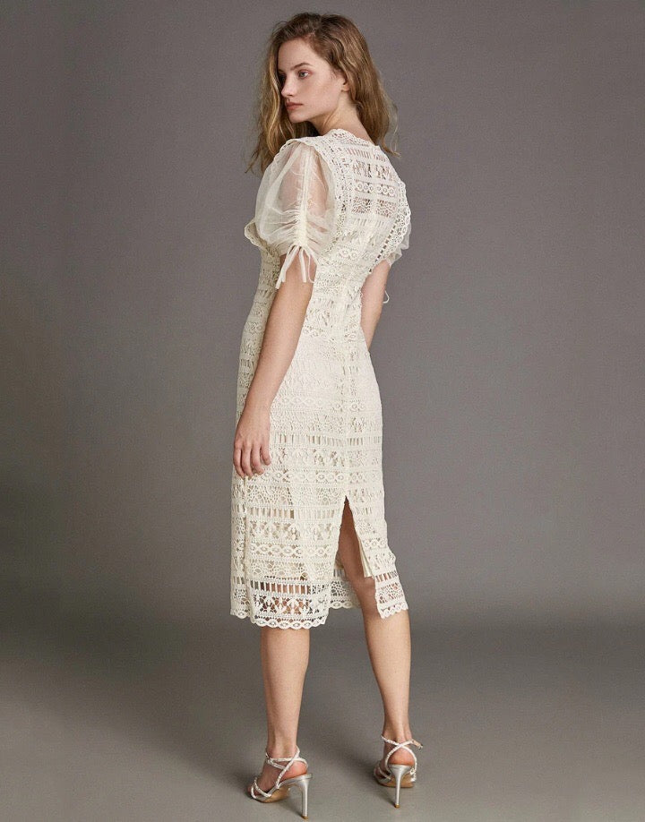 فستان دانتيل مطرز بأكمام قصيرة شفافة - Miss Fashion X